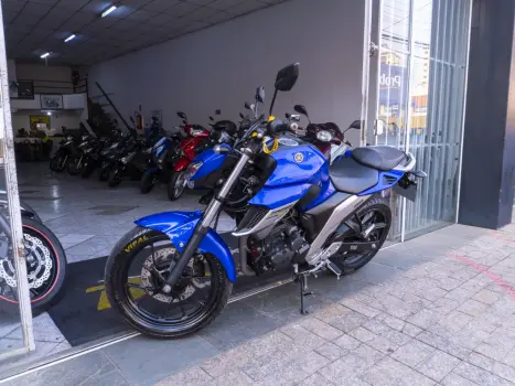 YAMAHA FZ 25 250 Fazer Flex , Foto 3