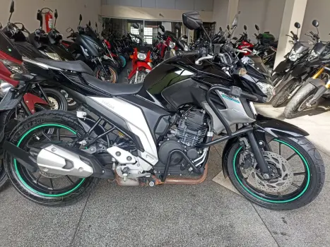 YAMAHA FZ 25 250 Fazer Flex , Foto 1