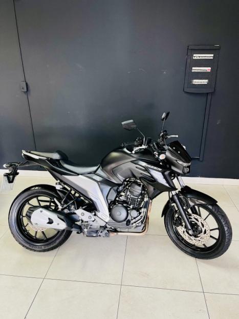 YAMAHA FZ 25 250 Fazer Flex , Foto 1