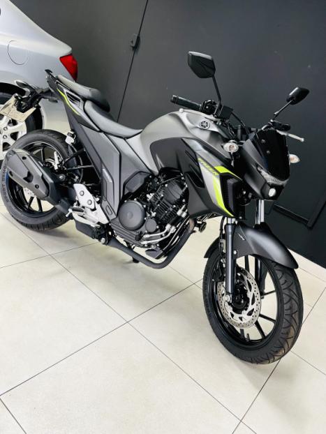 YAMAHA FZ 25 250 Fazer Flex , Foto 1