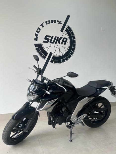 YAMAHA FZ 25 250 Fazer Flex , Foto 1