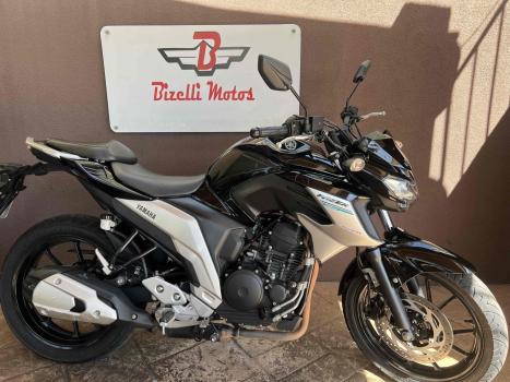YAMAHA FZ 25 250 Fazer Flex , Foto 1