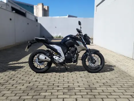 YAMAHA FZ 25 250 Fazer Flex , Foto 1