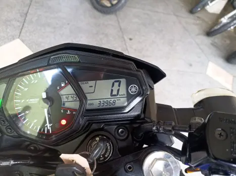 YAMAHA MT-03 300 , Foto 7