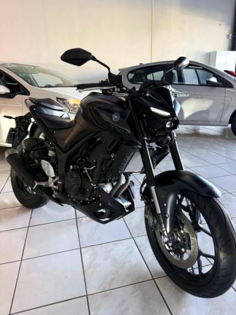YAMAHA MT-03 300 , Foto 1