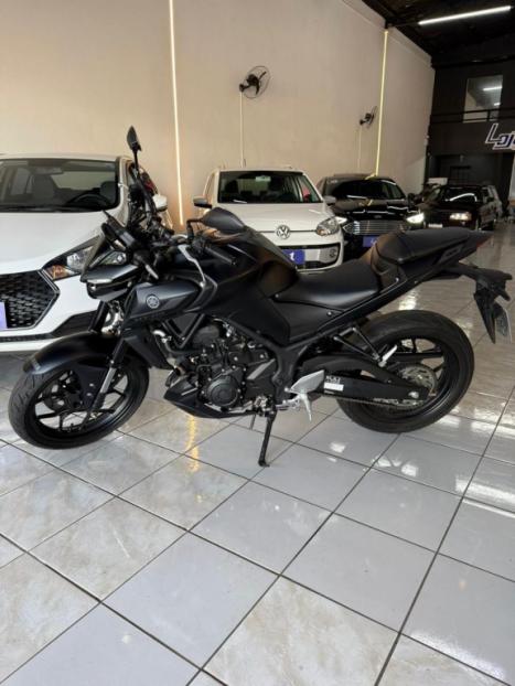 YAMAHA MT-03 300 , Foto 2