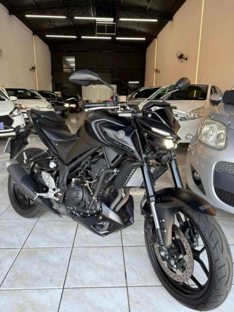 YAMAHA MT-03 300 , Foto 4