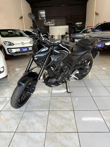 YAMAHA MT-03 300 , Foto 6