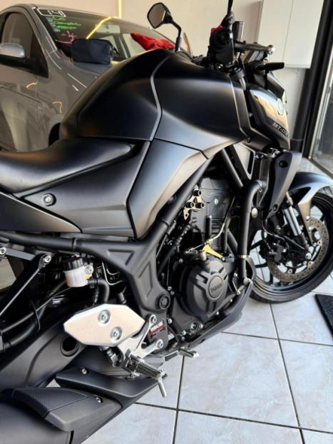 YAMAHA MT-03 300 , Foto 10