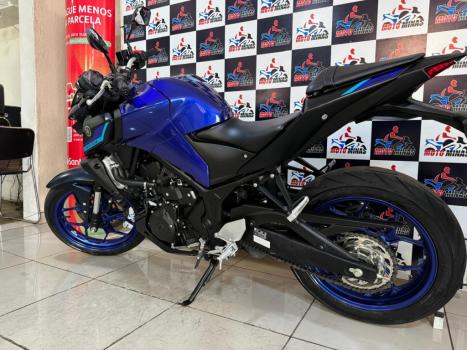 YAMAHA MT-03 300 ABS, Foto 4