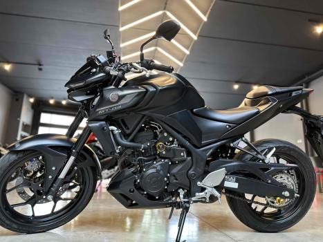 YAMAHA MT-03 300 ABS, Foto 1