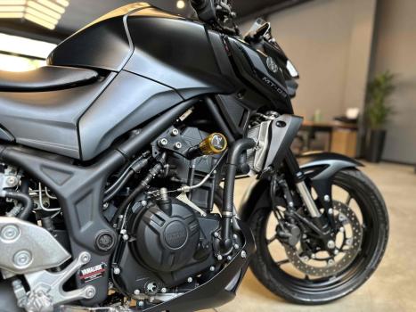 YAMAHA MT-03 300 ABS, Foto 6