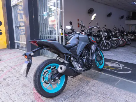 YAMAHA MT-03 300 ABS, Foto 5