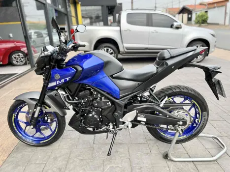 YAMAHA MT-03 300 ABS, Foto 6