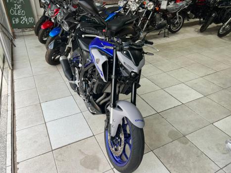 YAMAHA MT-03 300 ABS, Foto 3