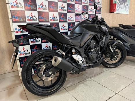 YAMAHA MT-03 300 ABS, Foto 10