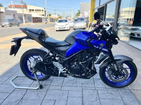 YAMAHA MT-03 300 ABS, Foto 2