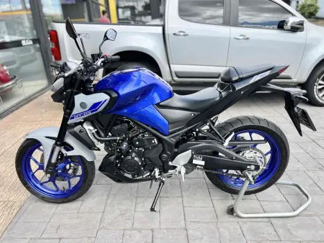 YAMAHA MT-03 300 ABS, Foto 6