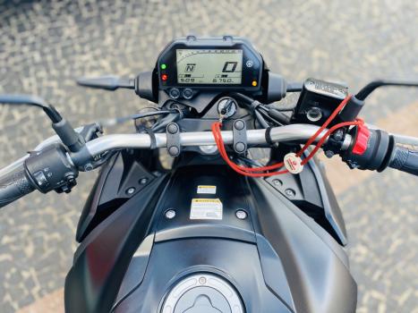 YAMAHA MT-03 300 ABS, Foto 5