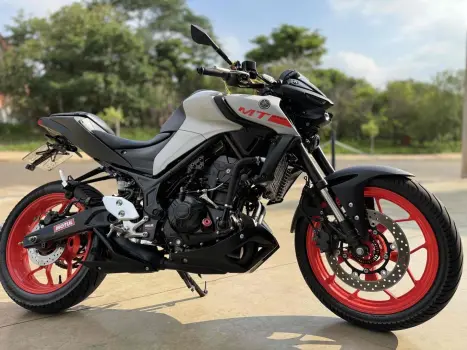 YAMAHA MT-03 300 ABS, Foto 1