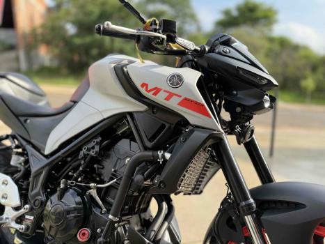 YAMAHA MT-03 300 ABS, Foto 5