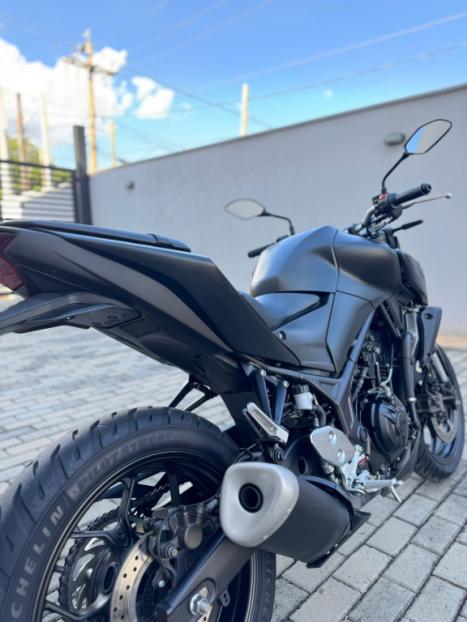 YAMAHA MT-03 300 ABS, Foto 8