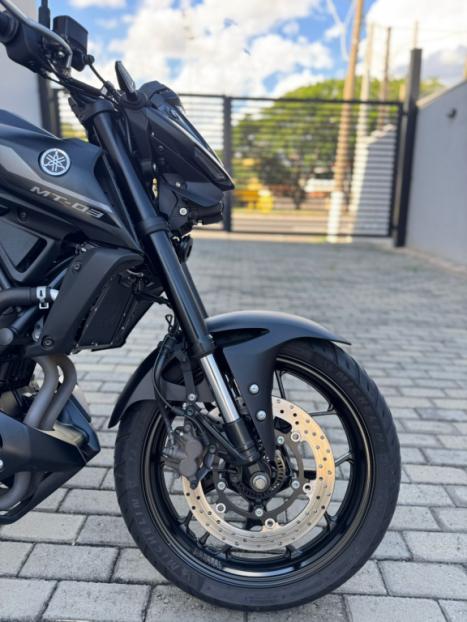 YAMAHA MT-03 300 ABS, Foto 12