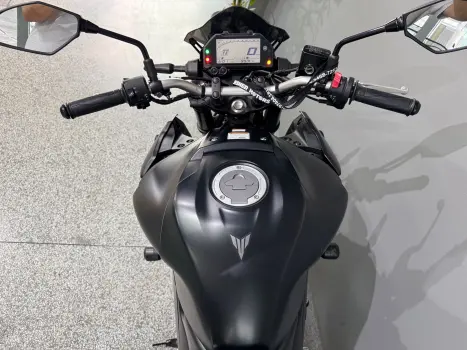 YAMAHA MT-03 300 ABS, Foto 8