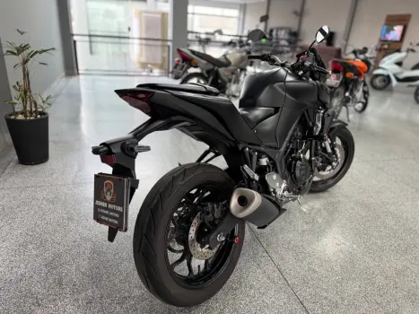 YAMAHA MT-03 300 ABS, Foto 12