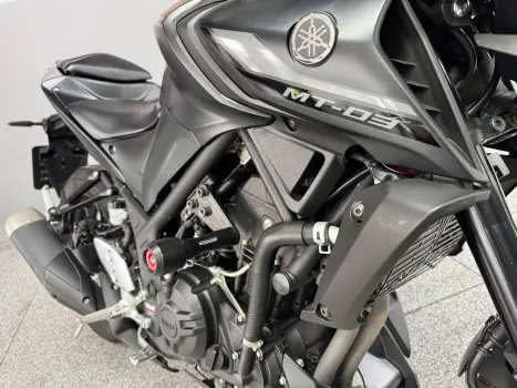 YAMAHA MT-03 300 ABS, Foto 20