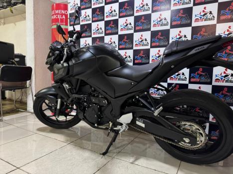 YAMAHA MT-03 300 ABS, Foto 4