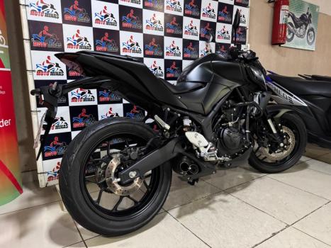 YAMAHA MT-03 300 ABS, Foto 10