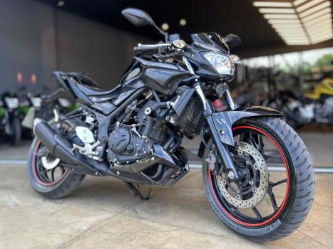 YAMAHA MT-03 300 ABS, Foto 2