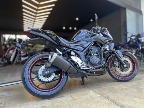 YAMAHA MT-03 300 ABS, Foto 3