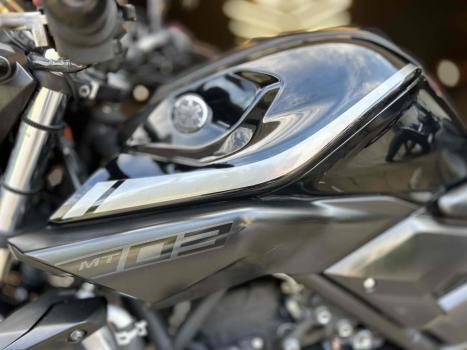 YAMAHA MT-03 300 ABS, Foto 8