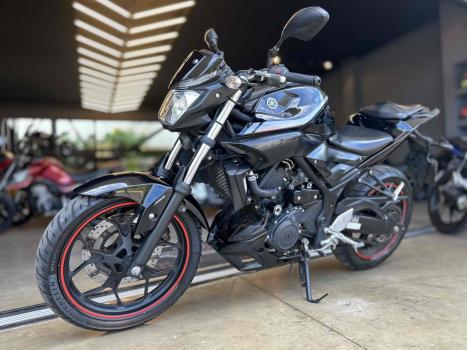 YAMAHA MT-03 300 ABS, Foto 10