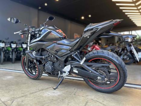 YAMAHA MT-03 300 ABS, Foto 11