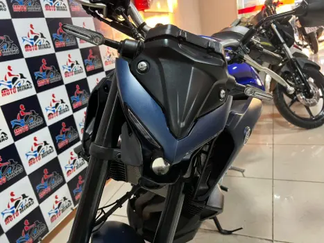 YAMAHA MT-03 300 ABS, Foto 4