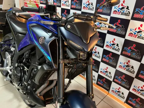 YAMAHA MT-03 300 ABS, Foto 10