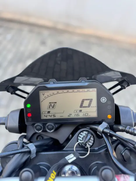 YAMAHA MT-03 300 ABS, Foto 5