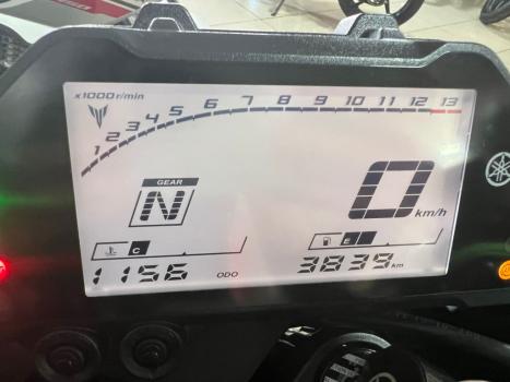 YAMAHA MT-03 300 ABS, Foto 7
