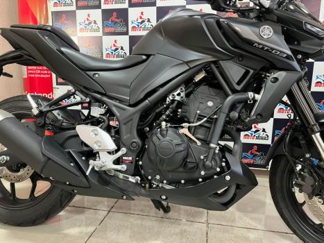 YAMAHA MT-03 300 ABS, Foto 12