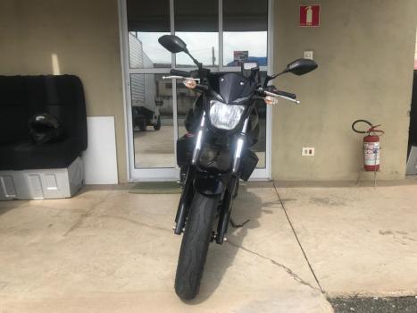 YAMAHA MT-03 300 ABS, Foto 3