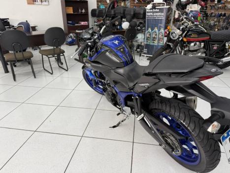 YAMAHA MT-03 300 ABS, Foto 3