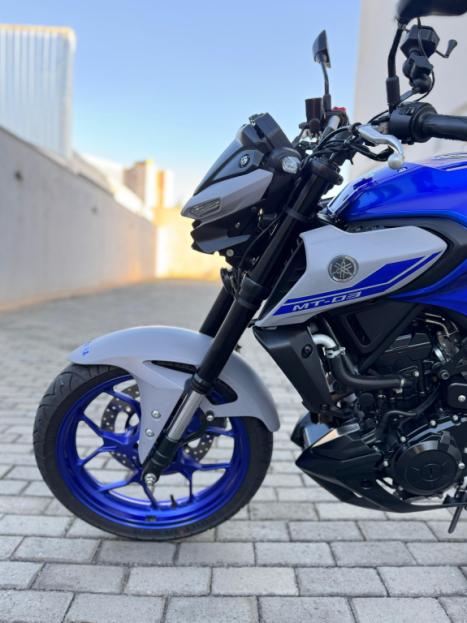 YAMAHA MT-03 300 ABS, Foto 4