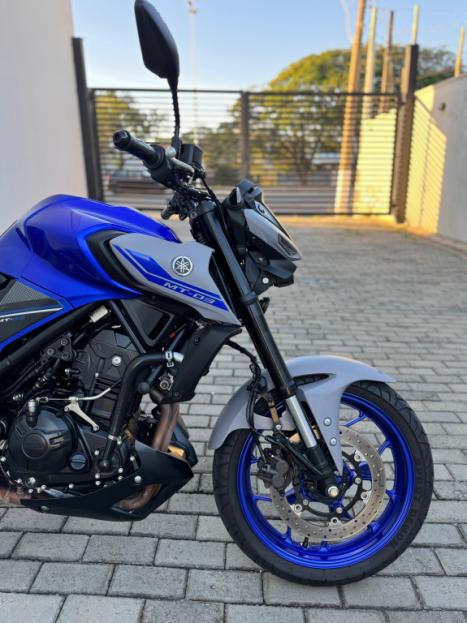 YAMAHA MT-03 300 ABS, Foto 9