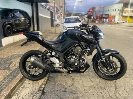 YAMAHA MT-03 300 ABS, Foto 4