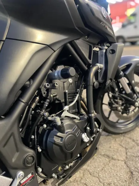 YAMAHA MT-03 300 ABS, Foto 7