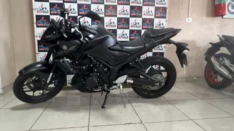 YAMAHA MT-03 300 ABS, Foto 2