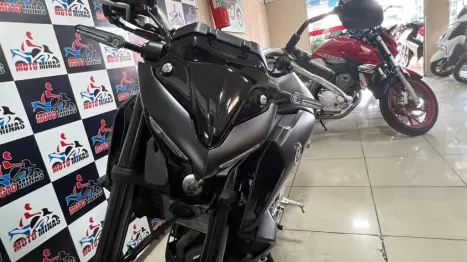 YAMAHA MT-03 300 ABS, Foto 6